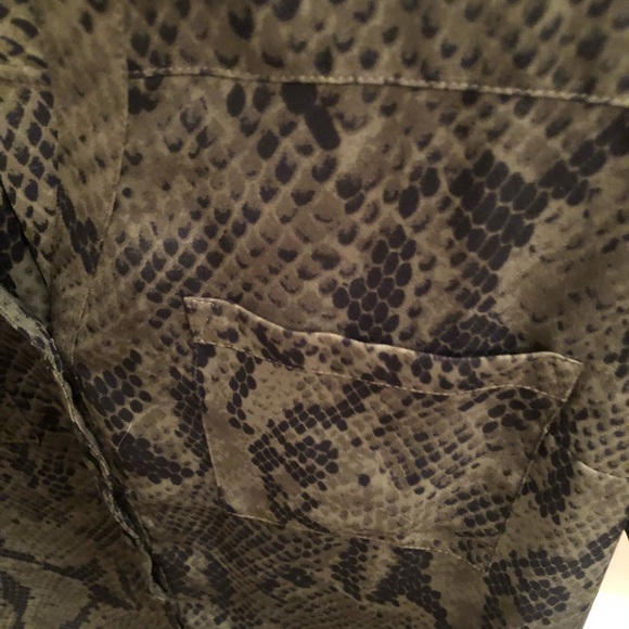 Green snake print roll tab long sleeve Portofino - Picture 2 of 4